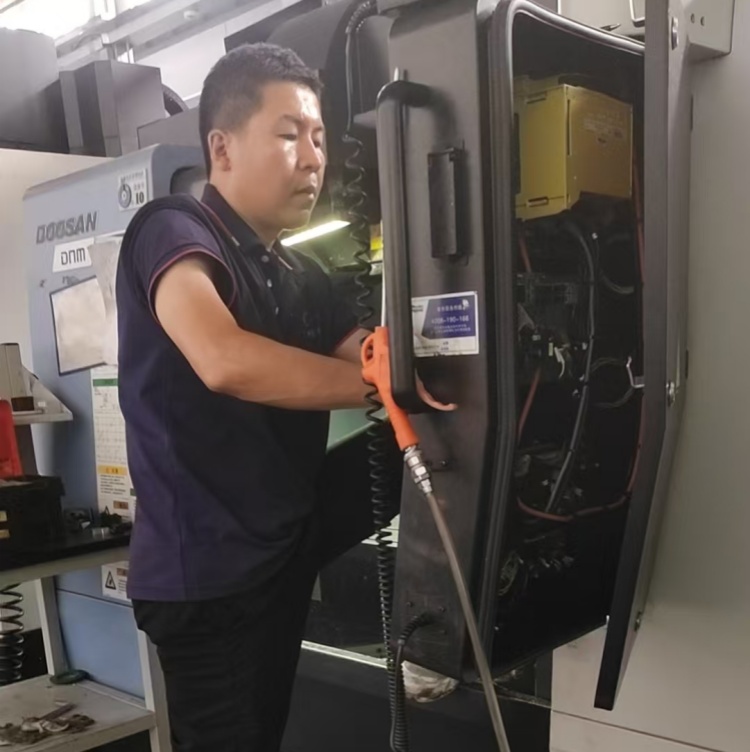 四軸轉(zhuǎn)臺